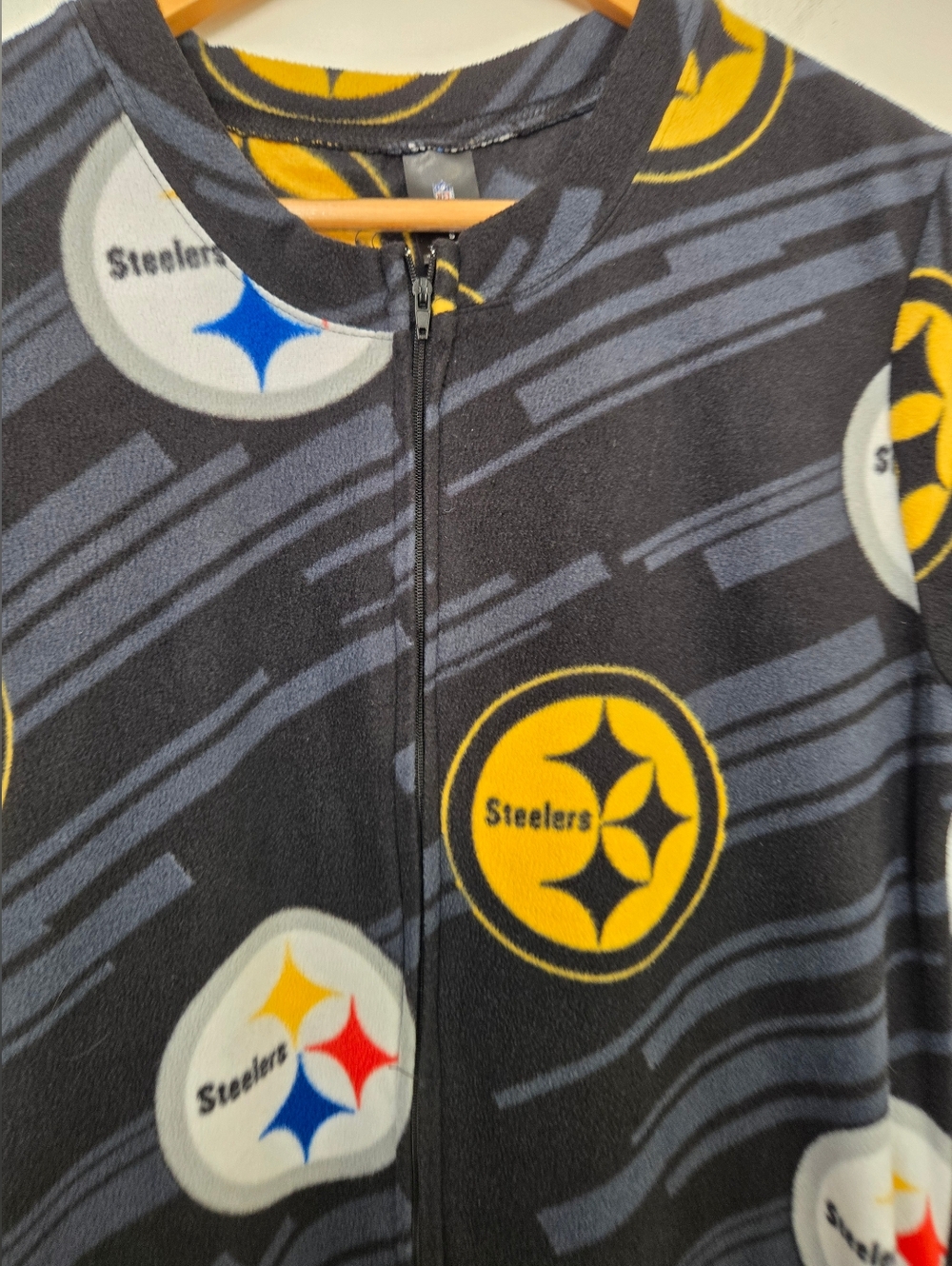 NFL Pittsburgh Steelers Fleece Onesie Footed Pajamas Small - Picture 6 of 6